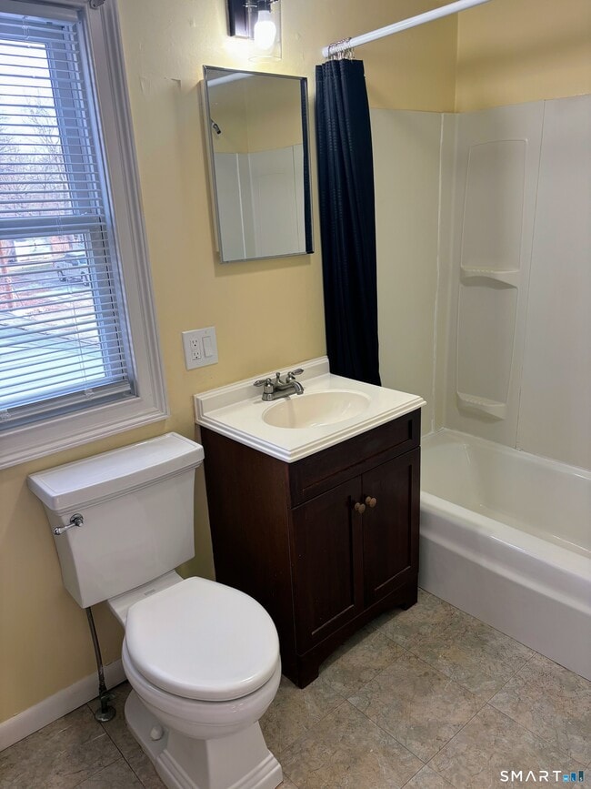 Building Photo - 8 Lewis Ave