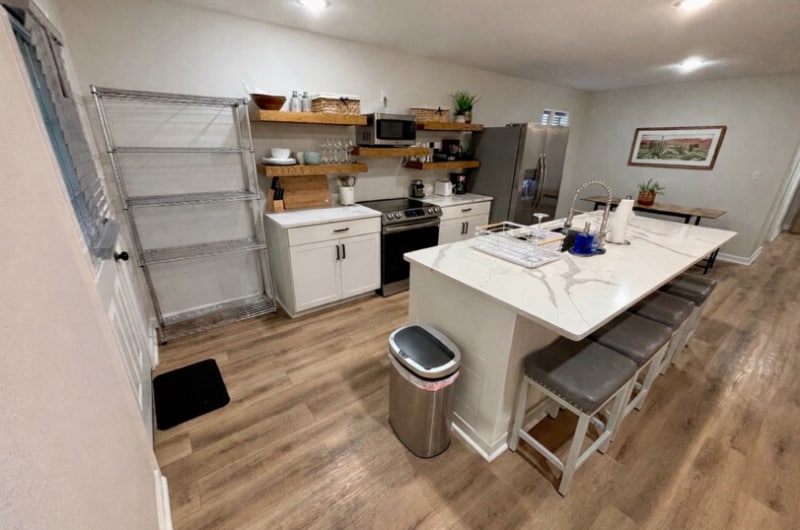 Building Photo - 1528 E Devine St