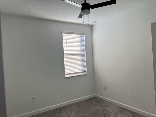 Building Photo - Newly built 3 Bedroom Home in Beautiful St. Cloud - 5 min from Isles of Lake Nova