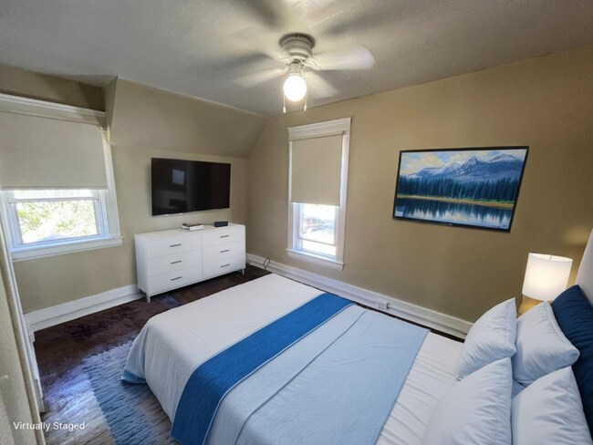 Building Photo - 6 bed 2 bath Single Family Home