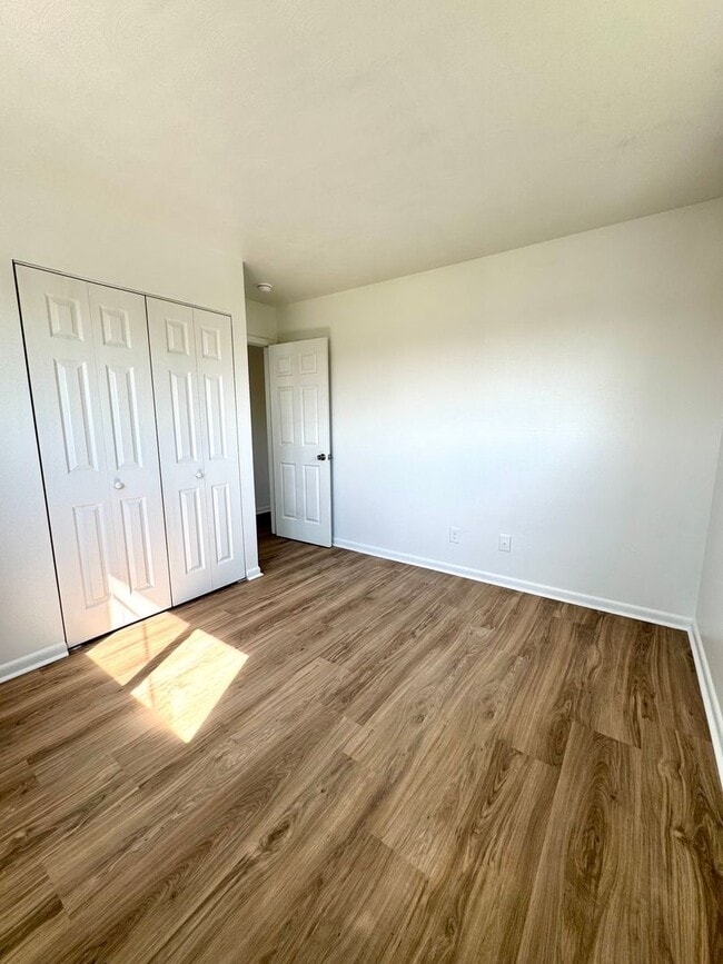 Building Photo - Apartment for Rent