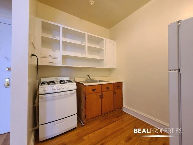 Building Photo - 0 bedroom in CHICAGO IL 60625