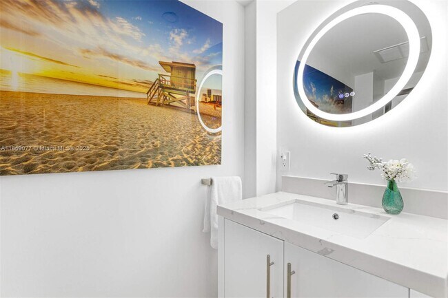 Building Photo - 6917 Collins Ave