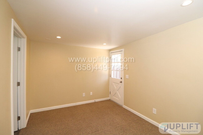 Building Photo - 320 7th St