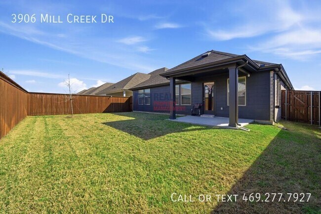 Building Photo - 3906 Ml Crk Dr