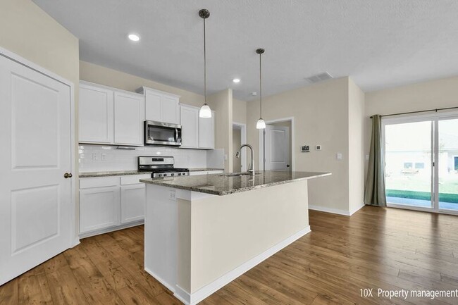 Building Photo - 5851 Ryman Dr