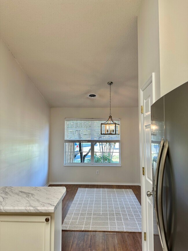Building Photo - 8625 Flagstone Way