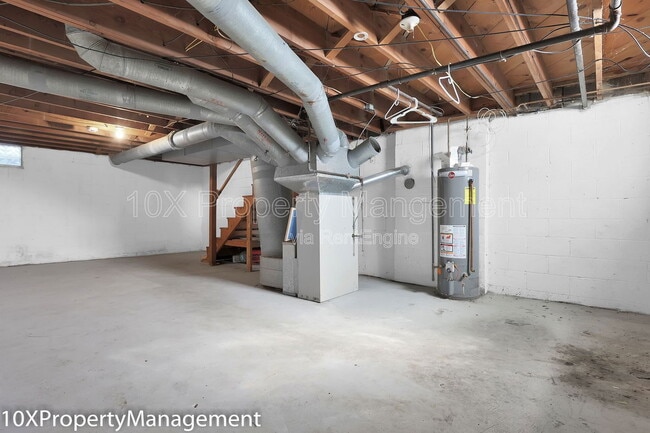 Building Photo - 3257 Cleveland Ave