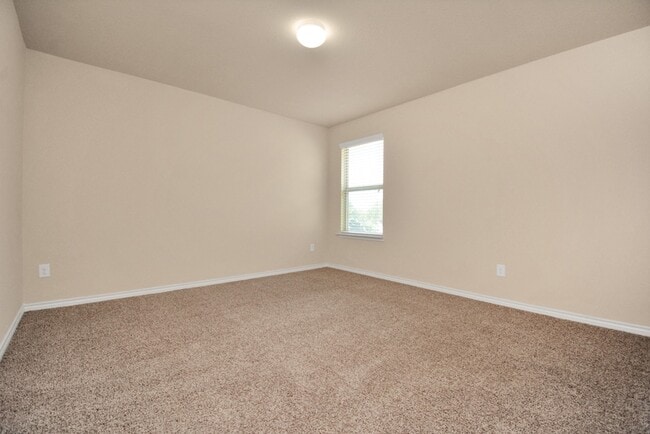Building Photo - 3210 Aldridge Dr