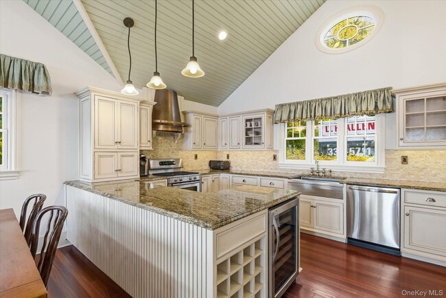 Building Photo - 508 Centre Island Rd