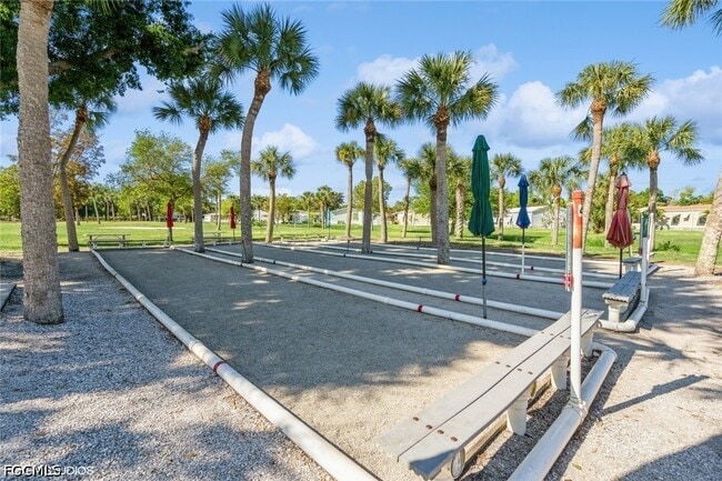 Building Photo - 5558 Palm Beach Blvd