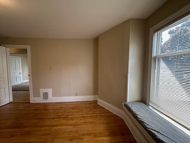 Building Photo - 2724-2726 N Murray Duplex