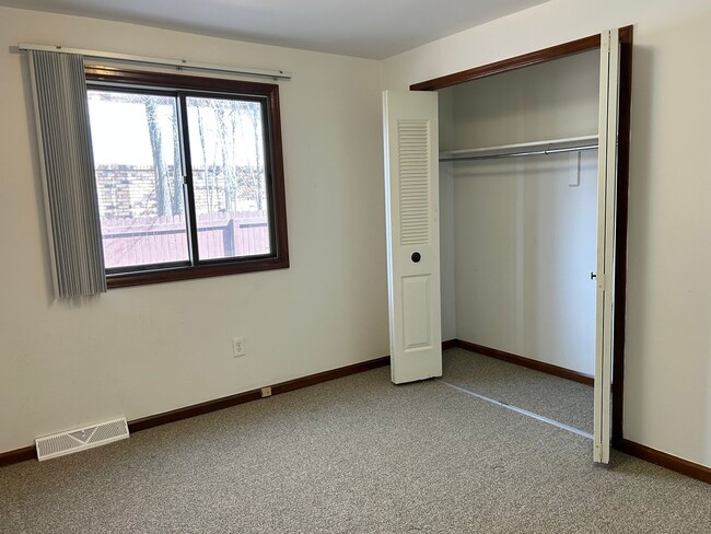 Building Photo - Two Bedroom Available For Rent In Longmont...