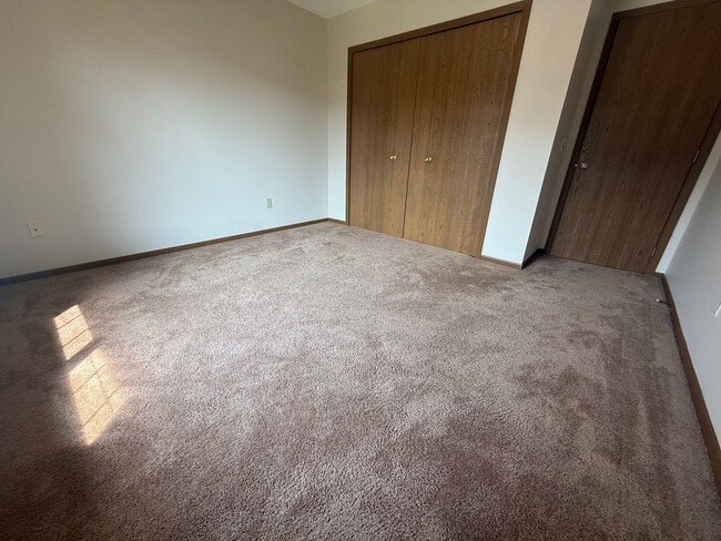 Building Photo - 2-Bedrom Condo Apartment in Broadview Hts!!