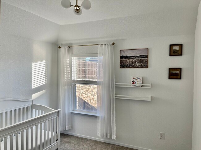 Building Photo - 5713 Respinto Dr