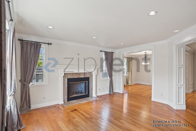 Building Photo - 1320 Drake Ave