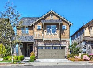Building Photo - Coming Soon! Gorgeous 4BD Home in the Heart of Issaquah Highlands