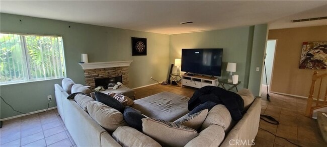 Building Photo - 2563 Gilbert Ave