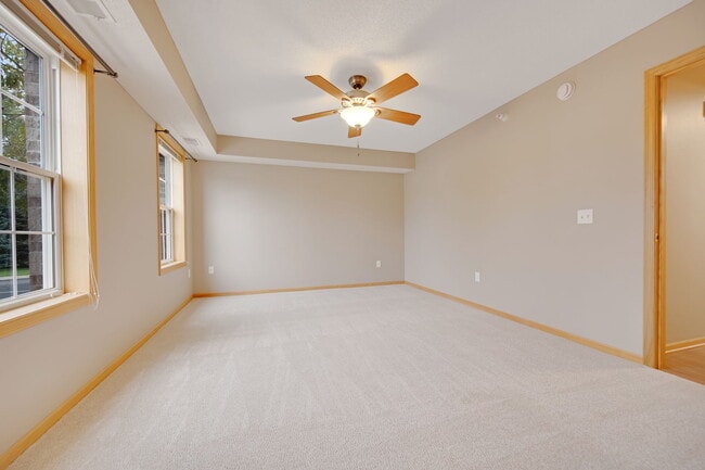 Building Photo - 15631 Linnet St NW