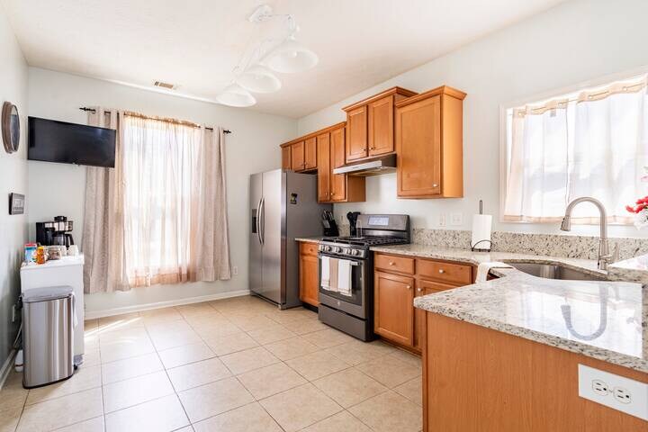 Building Photo - 7061 Skippingstone Way