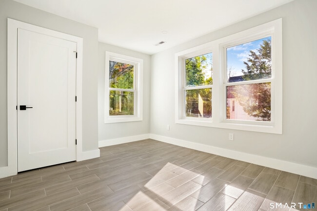 Building Photo - 173 Wellsville Ave