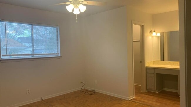 Building Photo - 609 Bissonet Ln