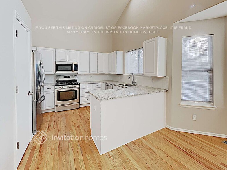 Building Photo - 5227 S Bahama Cir