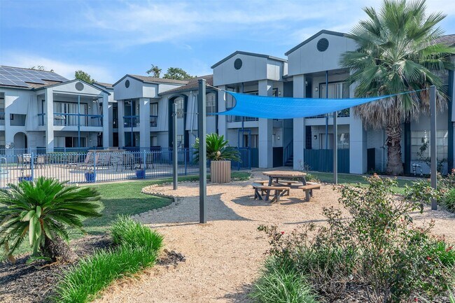 Building Photo - 3802 NASA Road 1