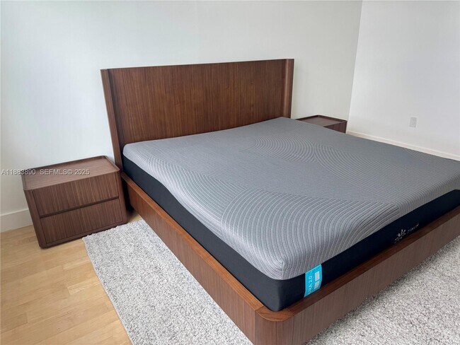 Building Photo - 31 SE 5th St