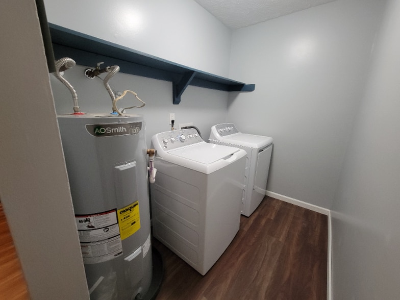 Building Photo - 132 Timber Dr