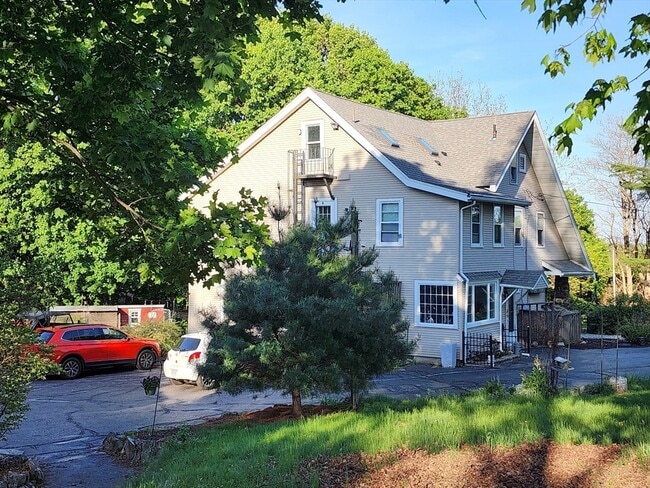 Primary Photo - 4 Bigelow Rd