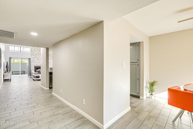 Building Photo - 14236 N 23rd St