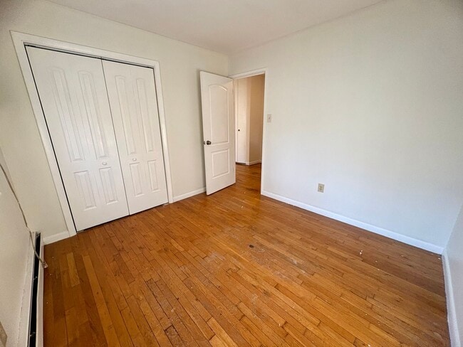 Building Photo - 3 Bedroom 2.5 Bathroom Townhome in Camp Hill!