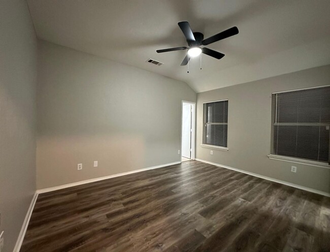 Building Photo - Move In Ready - Rowlett, TX