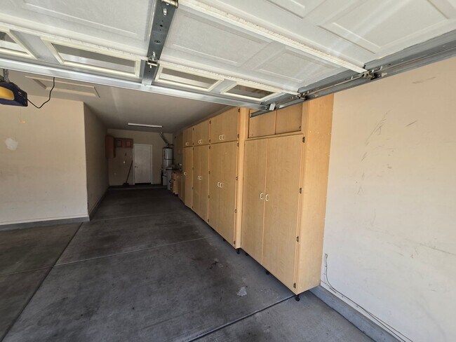 Building Photo - Must See 4 Bedroom Home in Sahuarita!  3 C...