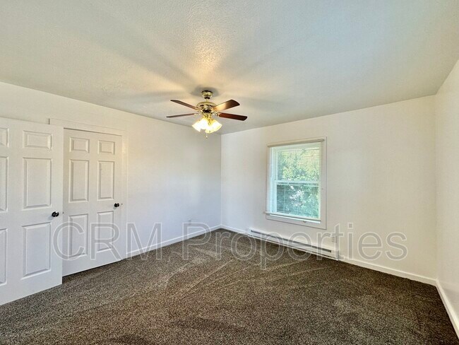 Building Photo - 723 W Jefferson St