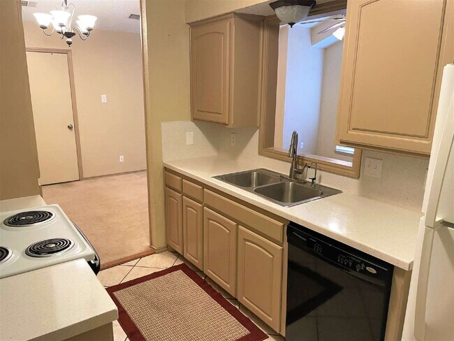 Building Photo - Adorable Home Located Near South Plains Ma...