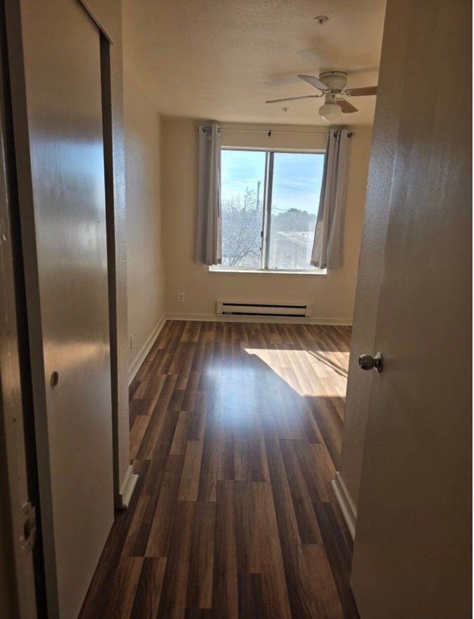 2nd bedroom - 2901 MacArthur Blvd