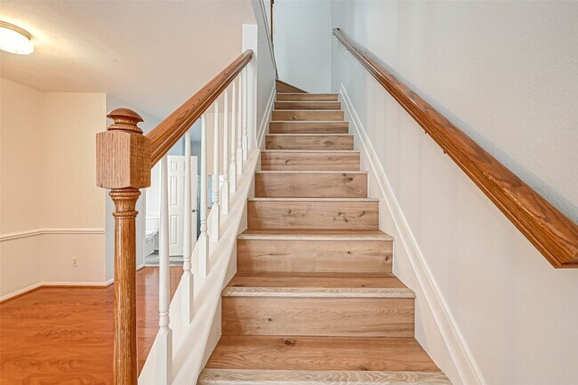 Building Photo - 2930 Grants Lake Blvd