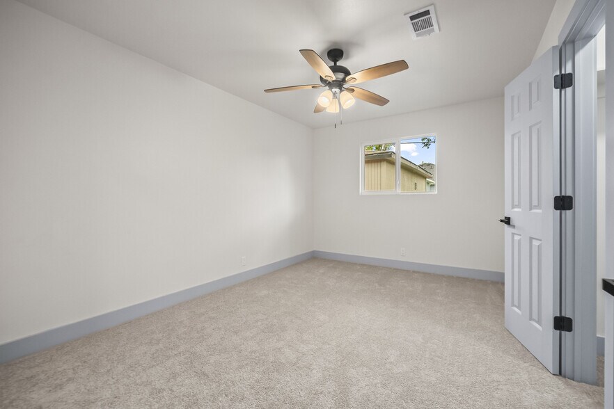 Building Photo - 4903 Mayflower St