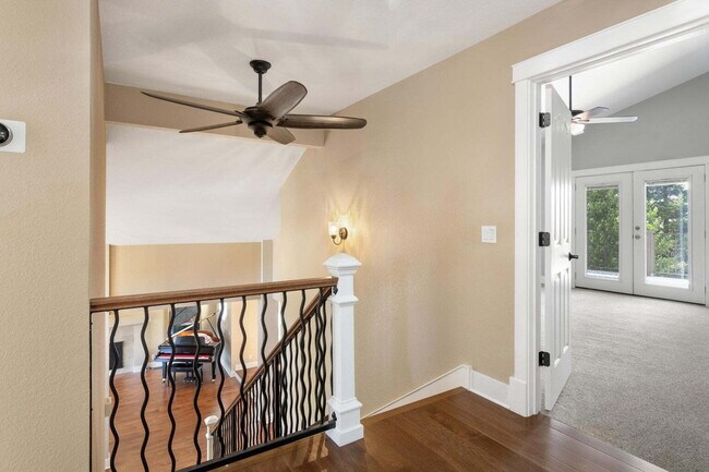 Building Photo - Gorgeous Executive Level Home 4 beds 3 baths close to hospitals and courthouse