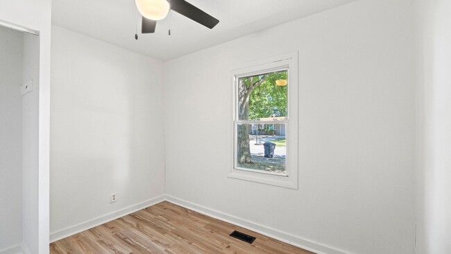 Building Photo - COMING SOON! 3 BEDROOM HOME!