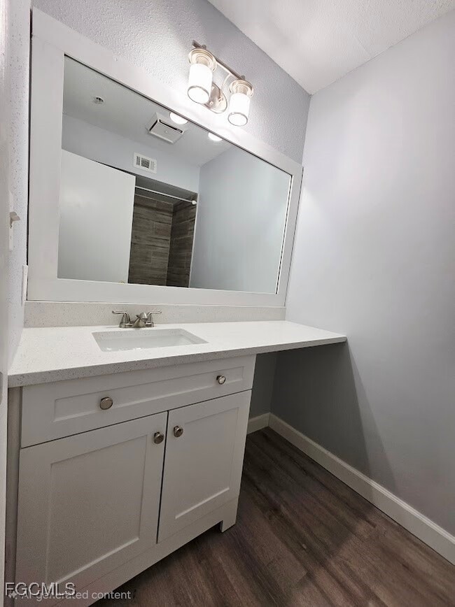 Building Photo - 2845 Winkler Ave