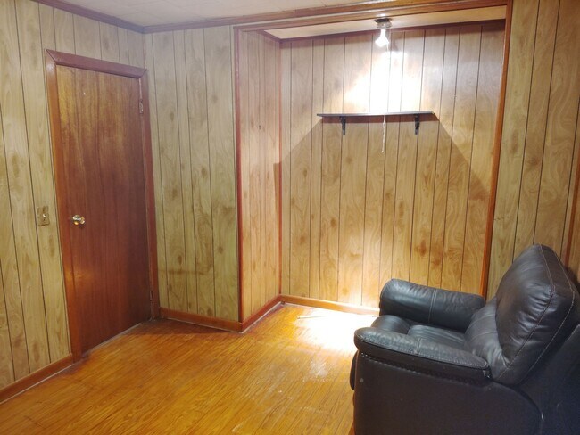 Building Photo - Vintage 2 Bedroom home near downtown Lake City