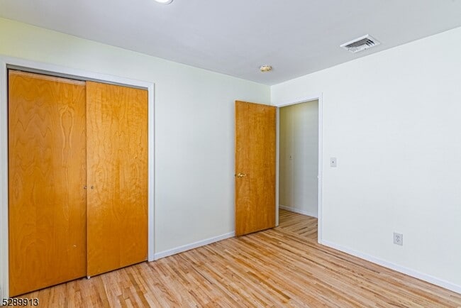 Building Photo - 16 Harris St