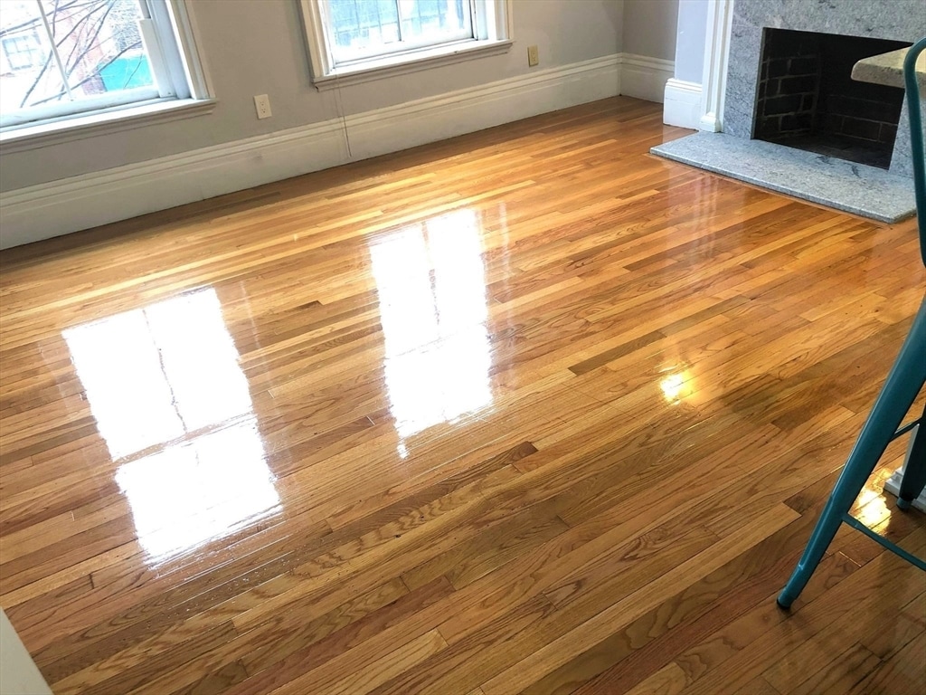 Building Photo - 113 Charles St