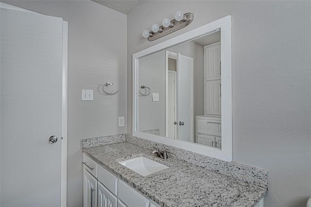 Building Photo - 4801 Winesanker Way