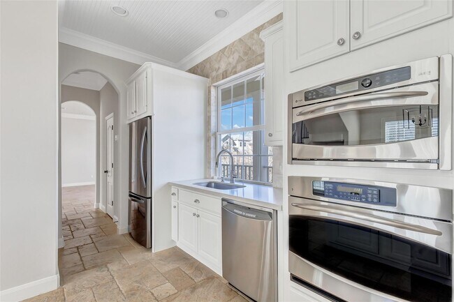 Building Photo - 135 Low Country Ln