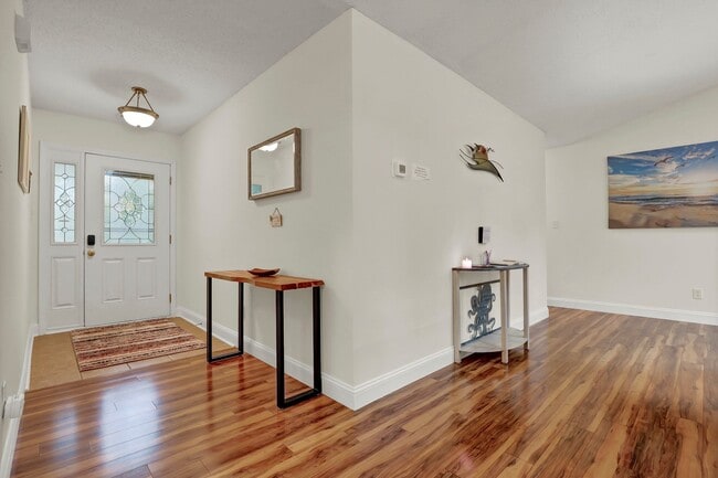 Building Photo - Compass Point - Vacation Rental - Sneads Ferry, NC