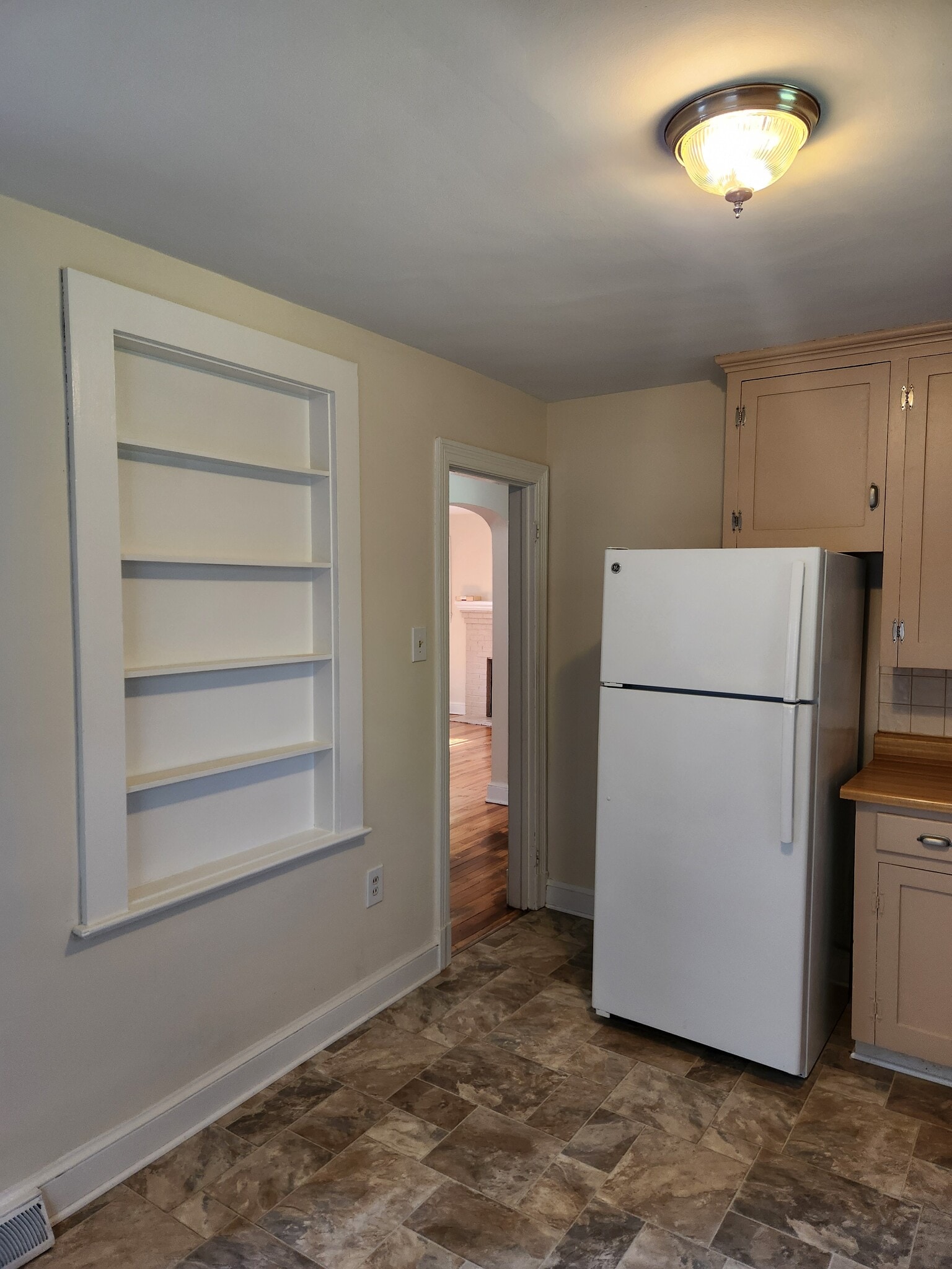 Kitchen - 513 Battle Ave